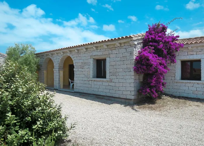 Hébergement de vacances La Pietraia By Interhome Badesi